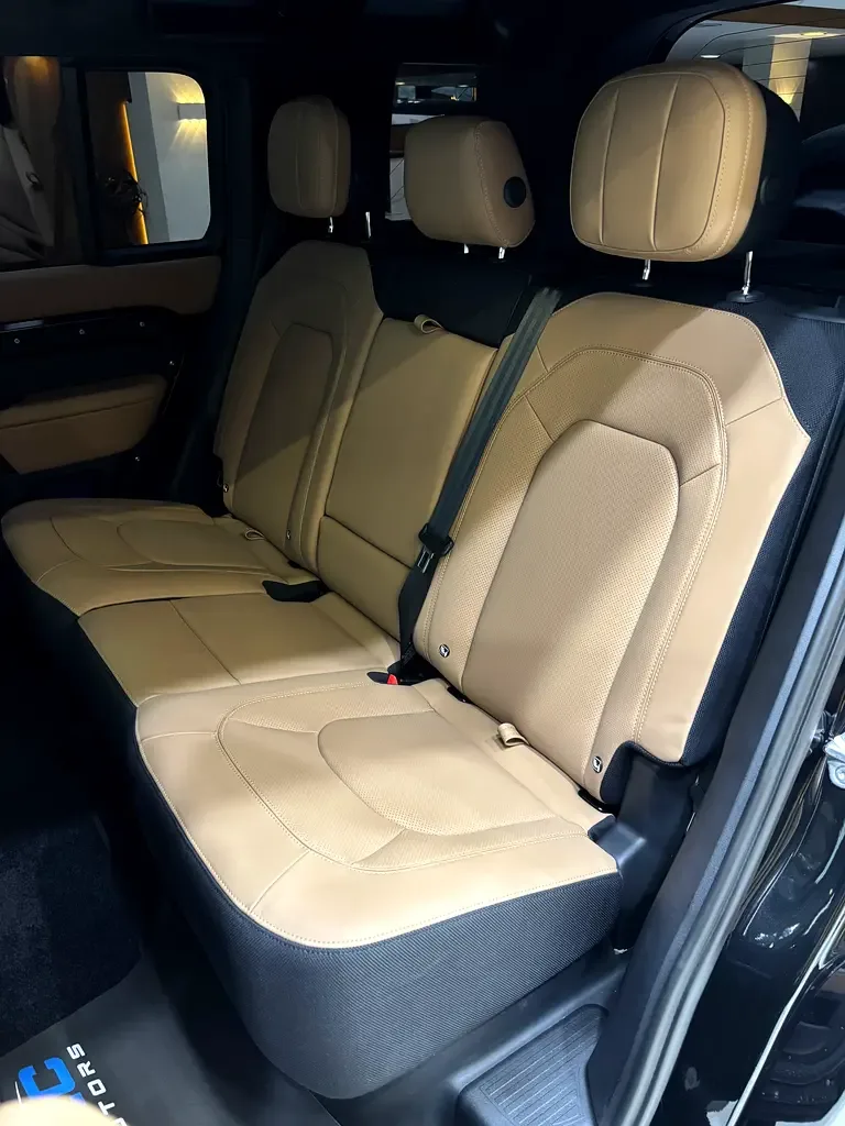 Land Rover Defender 5.0 AT AWD (525 حصان) - 17