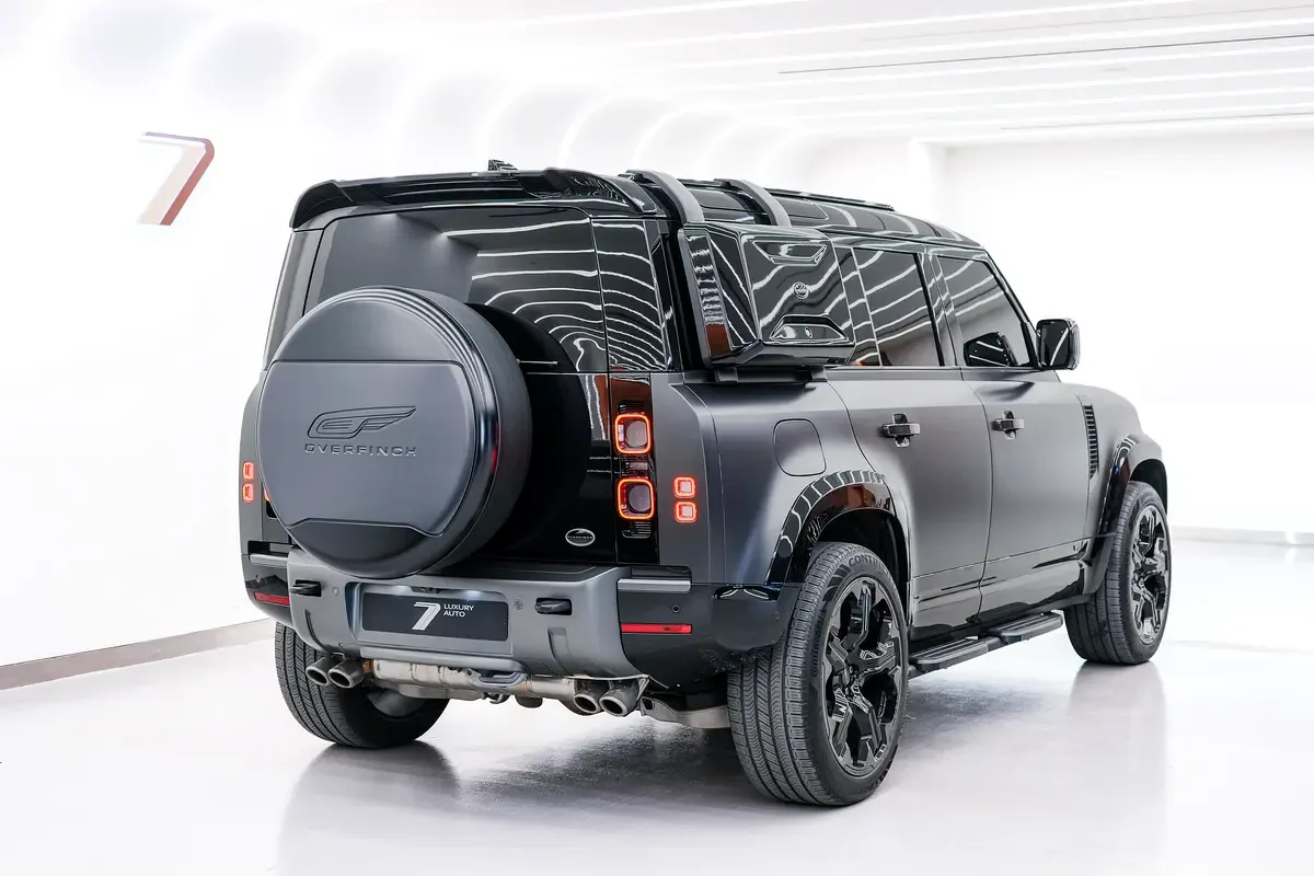 Land Rover Defender 5.0 AT AWD (525 حصان) - 5