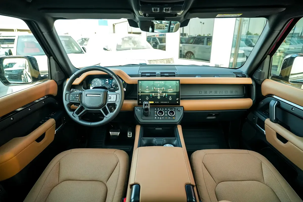 Land Rover Defender 5.0 AT AWD (525 hp) - 8