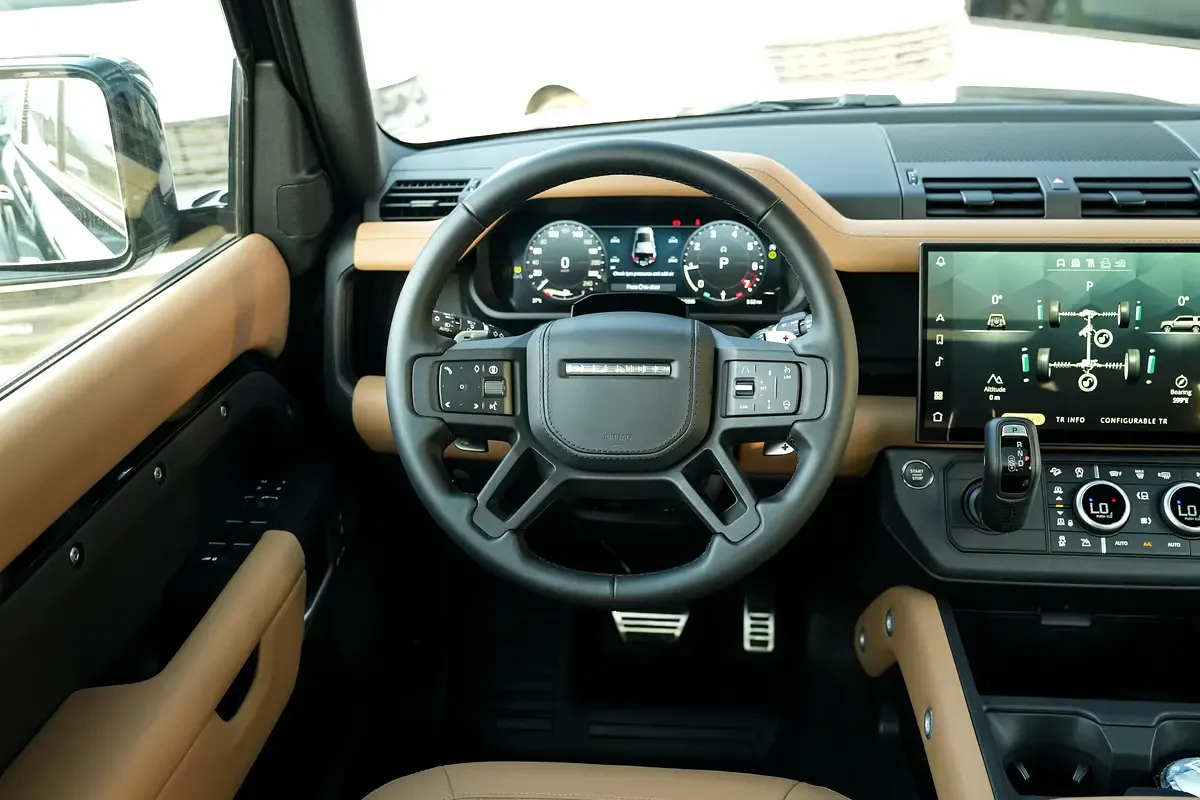 Land Rover Defender 5.0 AT AWD (525 hp) - 11