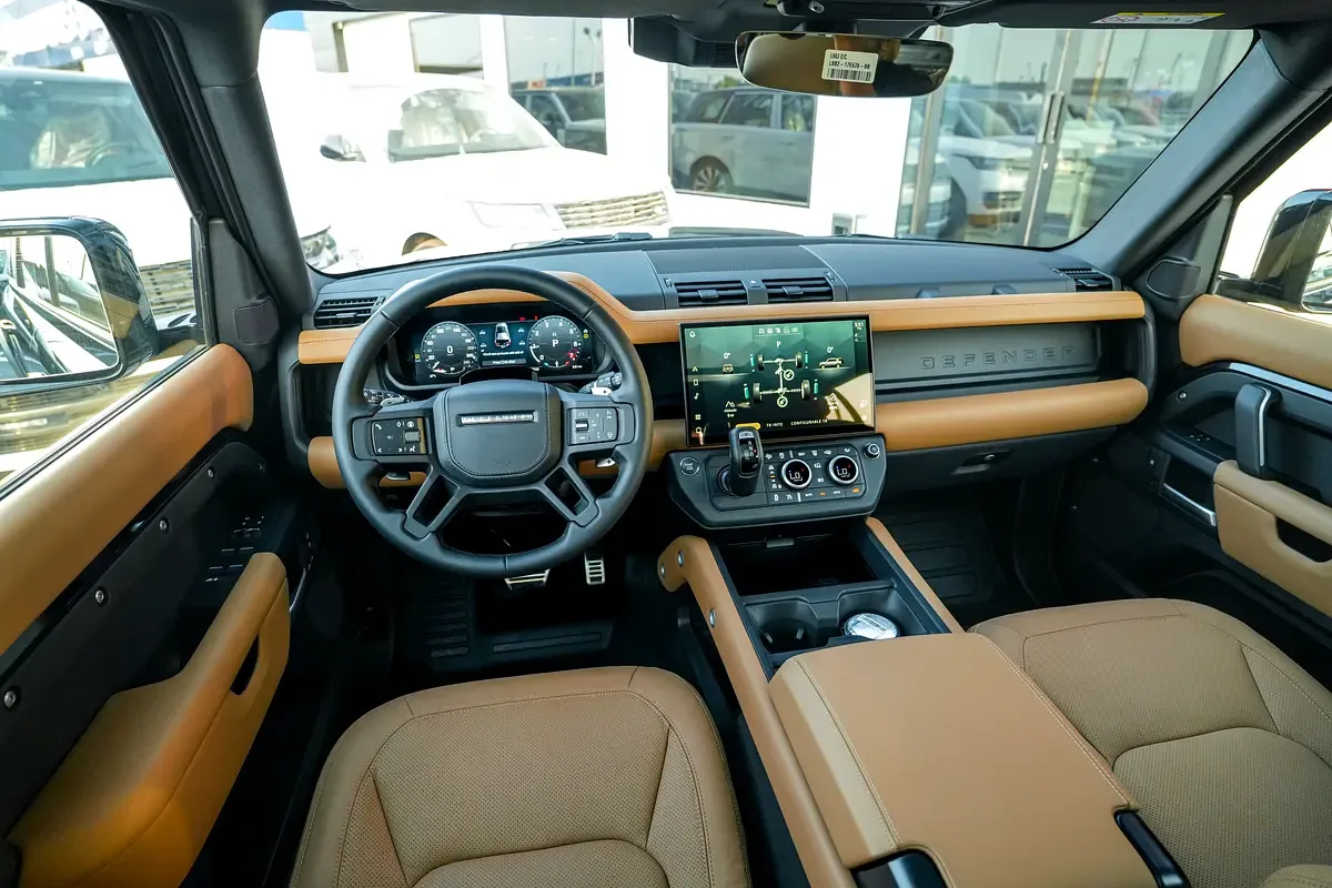 Land Rover Defender 5.0 AT AWD (525 hp) - 10