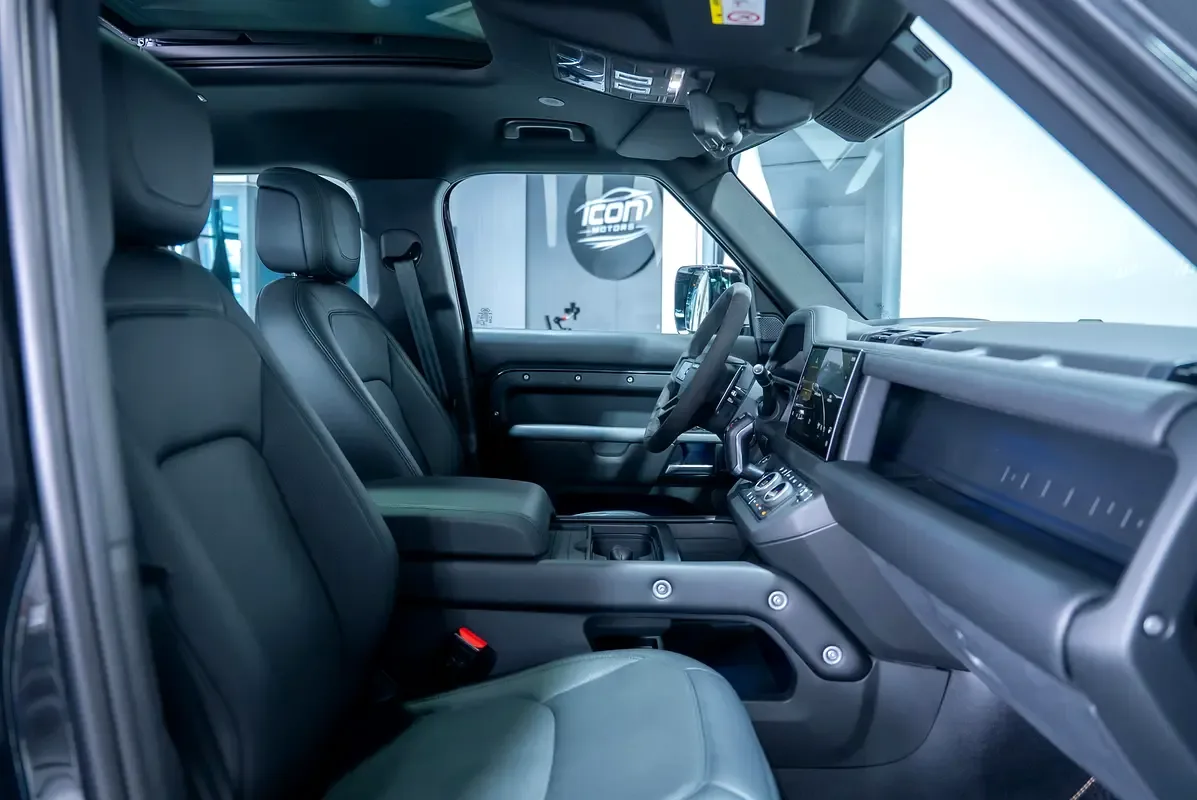 Land Rover Defender 5.0 AT AWD (525 hp) - 8