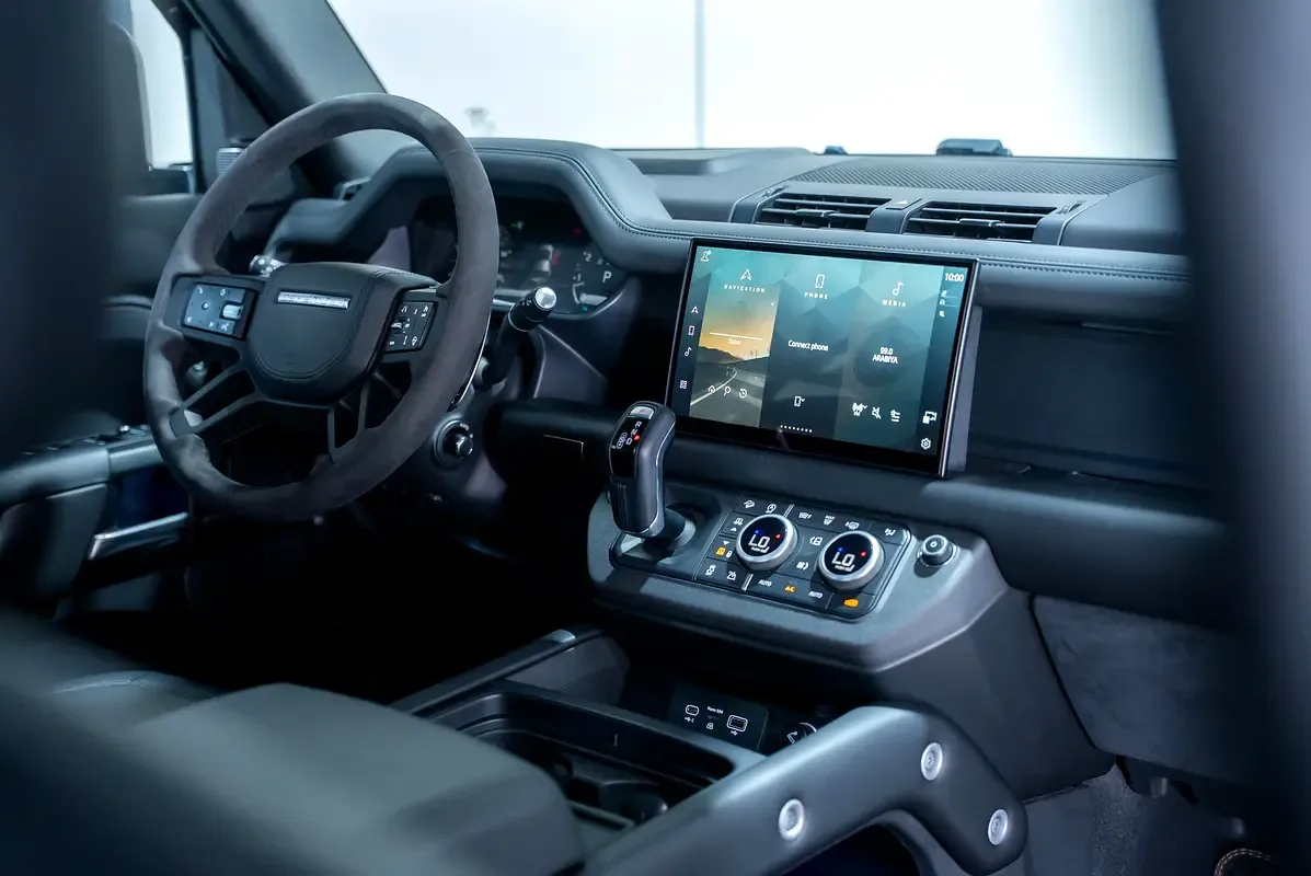 Land Rover Defender 5.0 AT AWD (525 hp) - 13