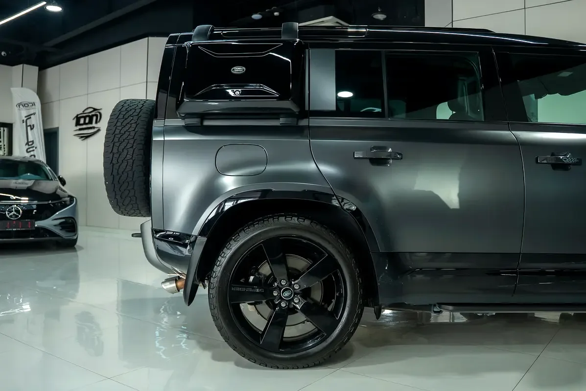 Land Rover Defender 5.0 AT AWD (525 hp) - 19