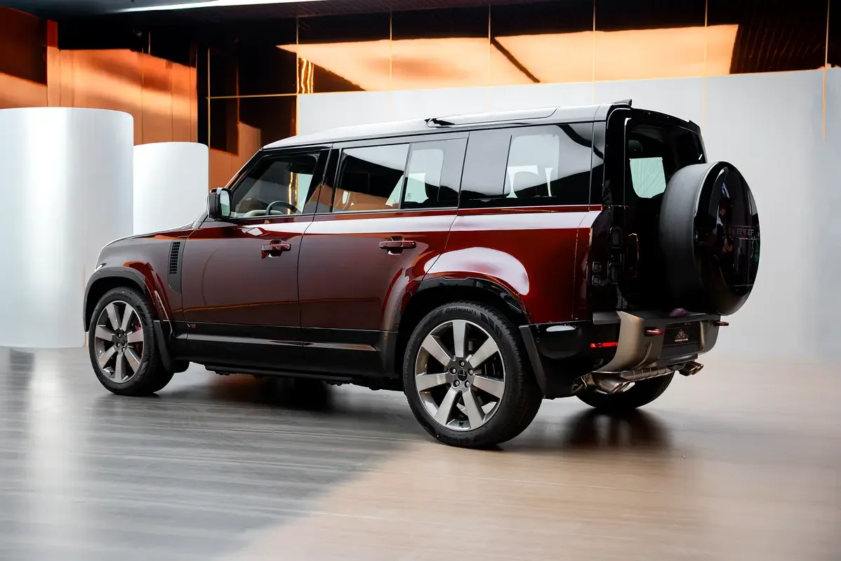 Land Rover Defender 5.0 AT AWD (525 hp) - 4