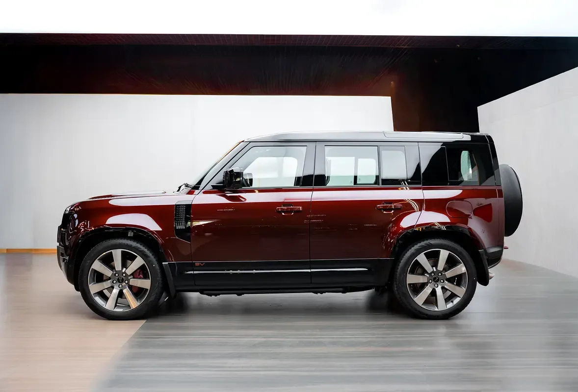Land Rover Defender 5.0 AT AWD (525 hp) - 5
