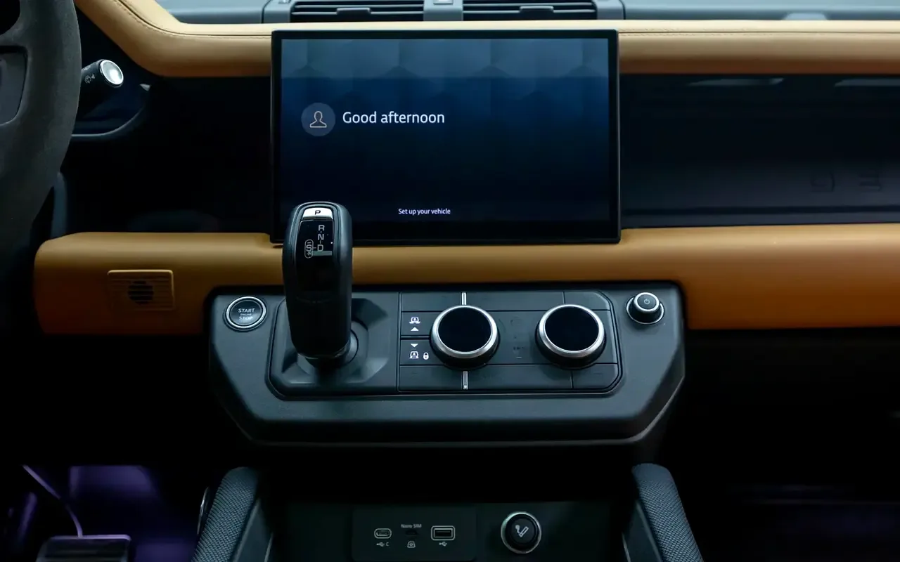 Land Rover Defender 5.0 AT AWD (525 hp) - 18