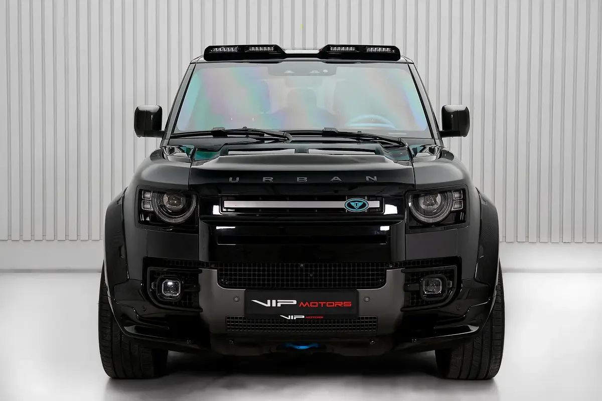 Land Rover Defender 5.0 AT AWD (525 حصان) - 2