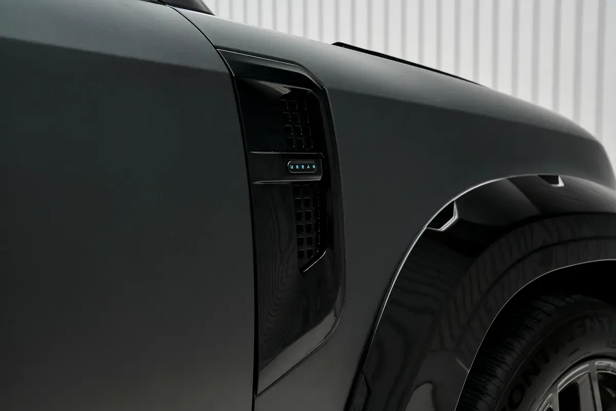 Land Rover Defender 5.0 AT AWD (525 حصان) - 9