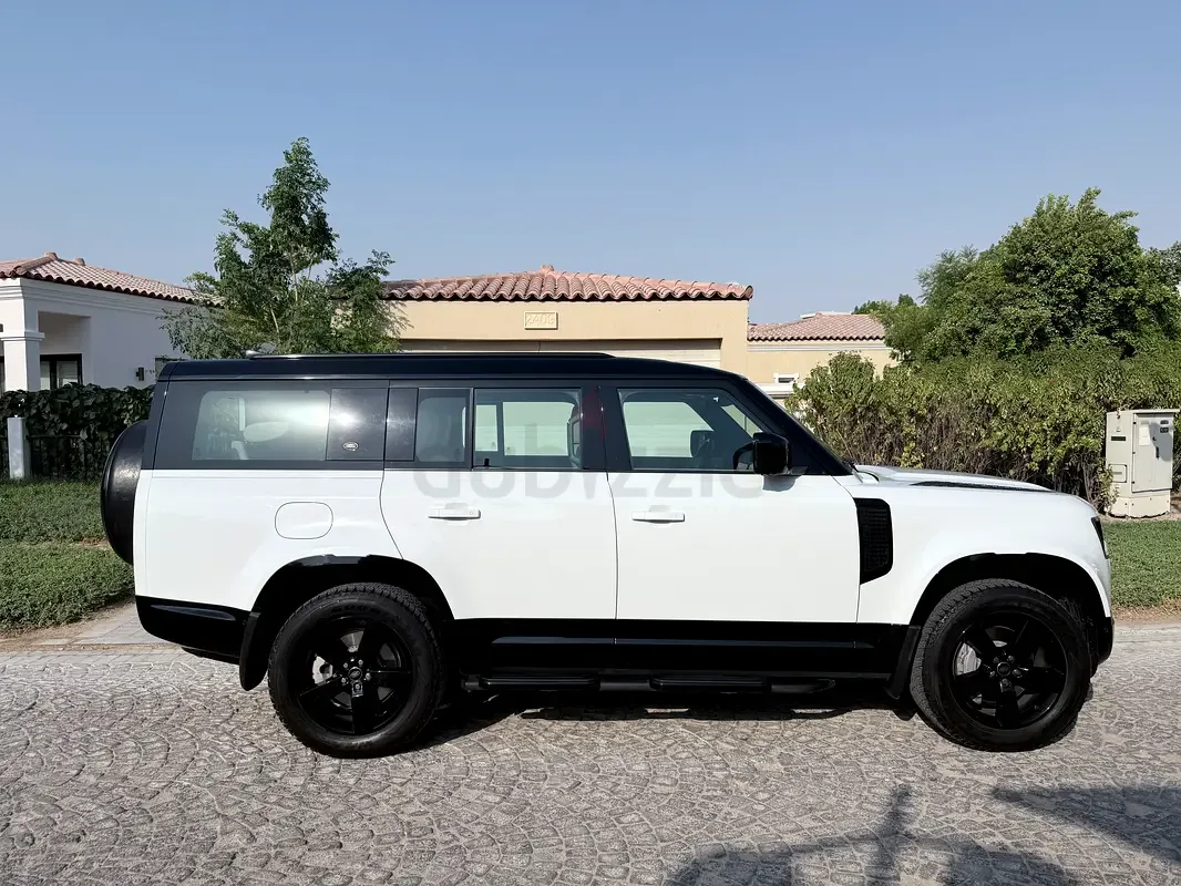 Land Rover Defender hybrid (PHEV) Defender P400e with 404