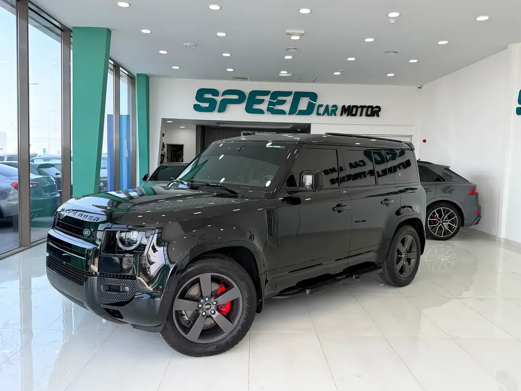 Land Rover Defender hybrid (PHEV) Defender P400e with 404