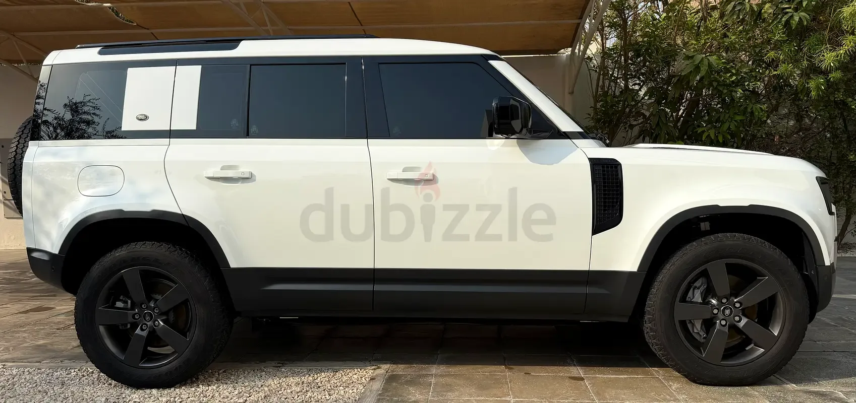 Land Rover Defender hybrid (PHEV) Defender P400e with 404