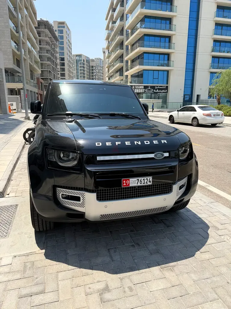 Land Rover Defender hybrid (PHEV) Defender P400e with 404