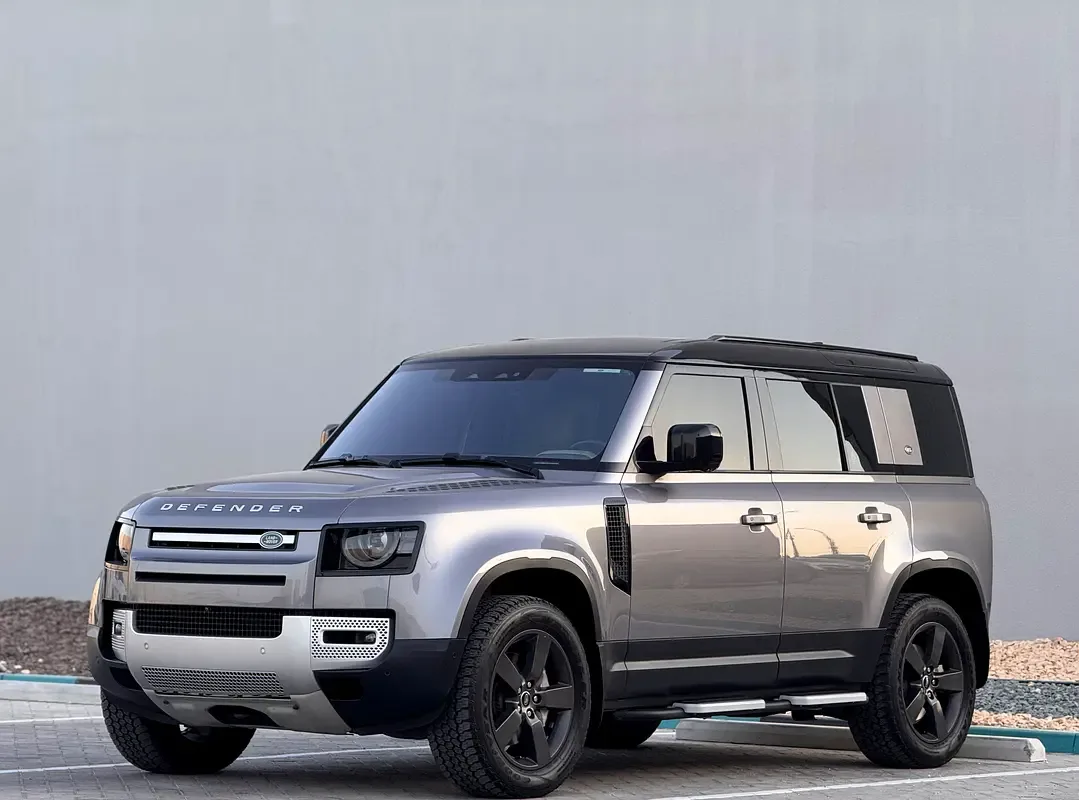Land Rover Defender hybrid (PHEV) Defender P400e with 404
