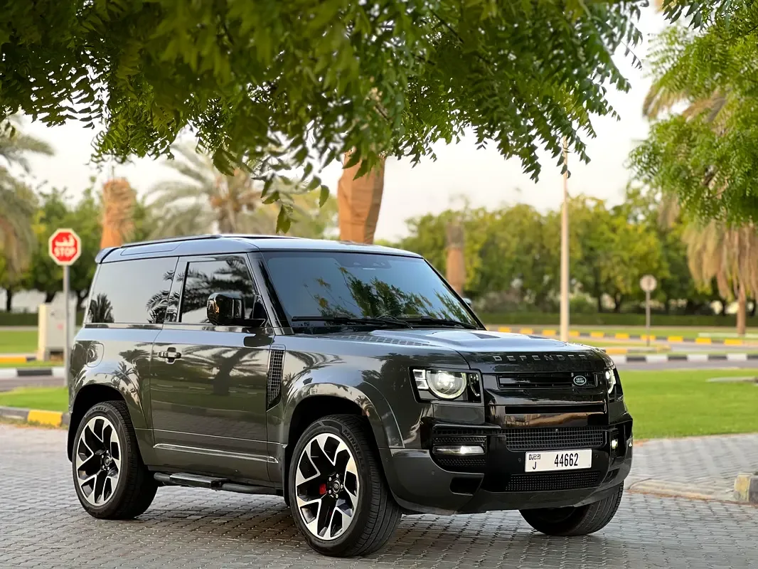 Land Rover Defender hybrid (PHEV) Defender P400e with 404