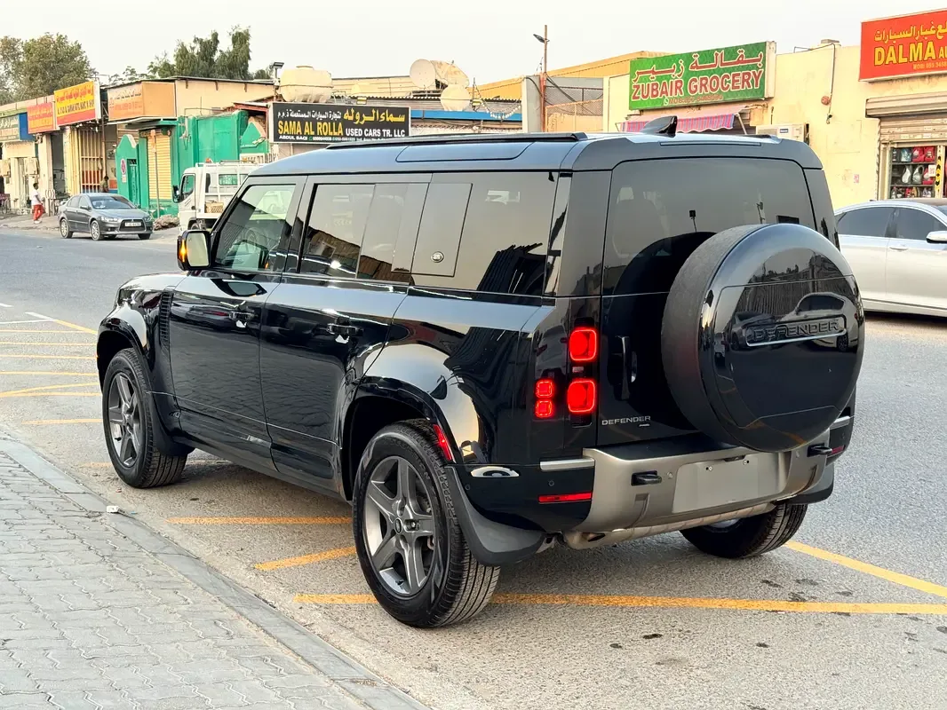 Land Rover Defender hybrid (PHEV) Defender P400e with 404 - 3