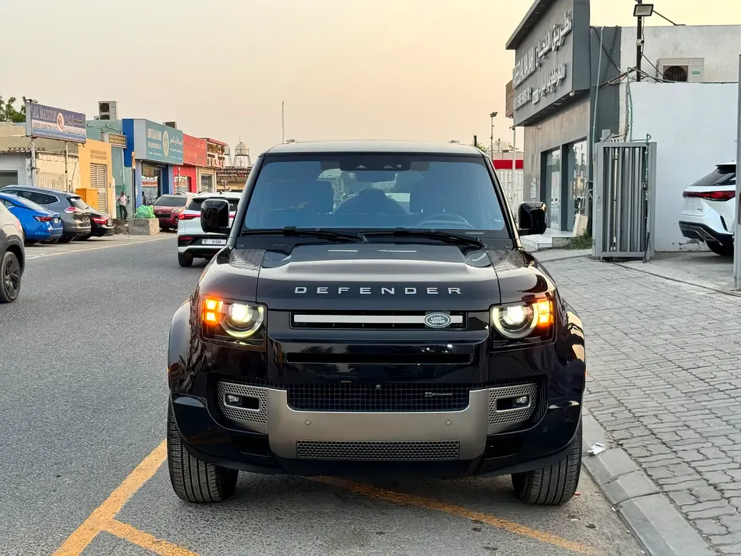 Land Rover Defender hybrid (PHEV) Defender P400e with 404