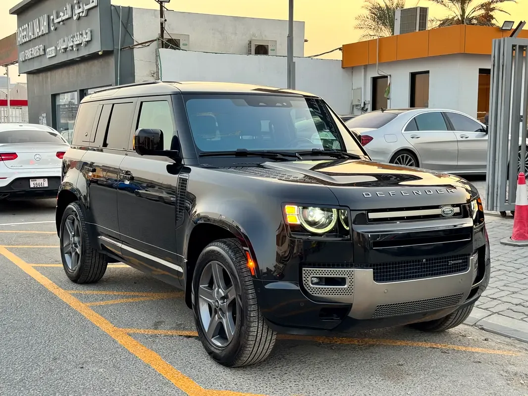Land Rover Defender hybrid (PHEV) Defender P400e with 404 - 7