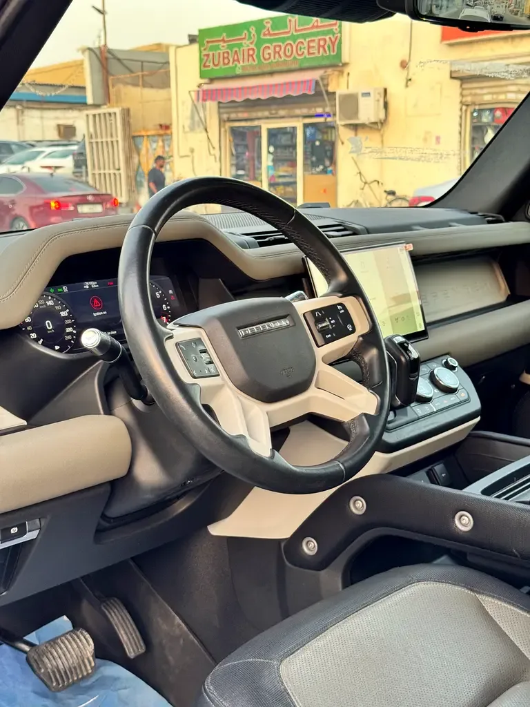 Land Rover Defender hybrid (PHEV) Defender P400e with 404 - 14