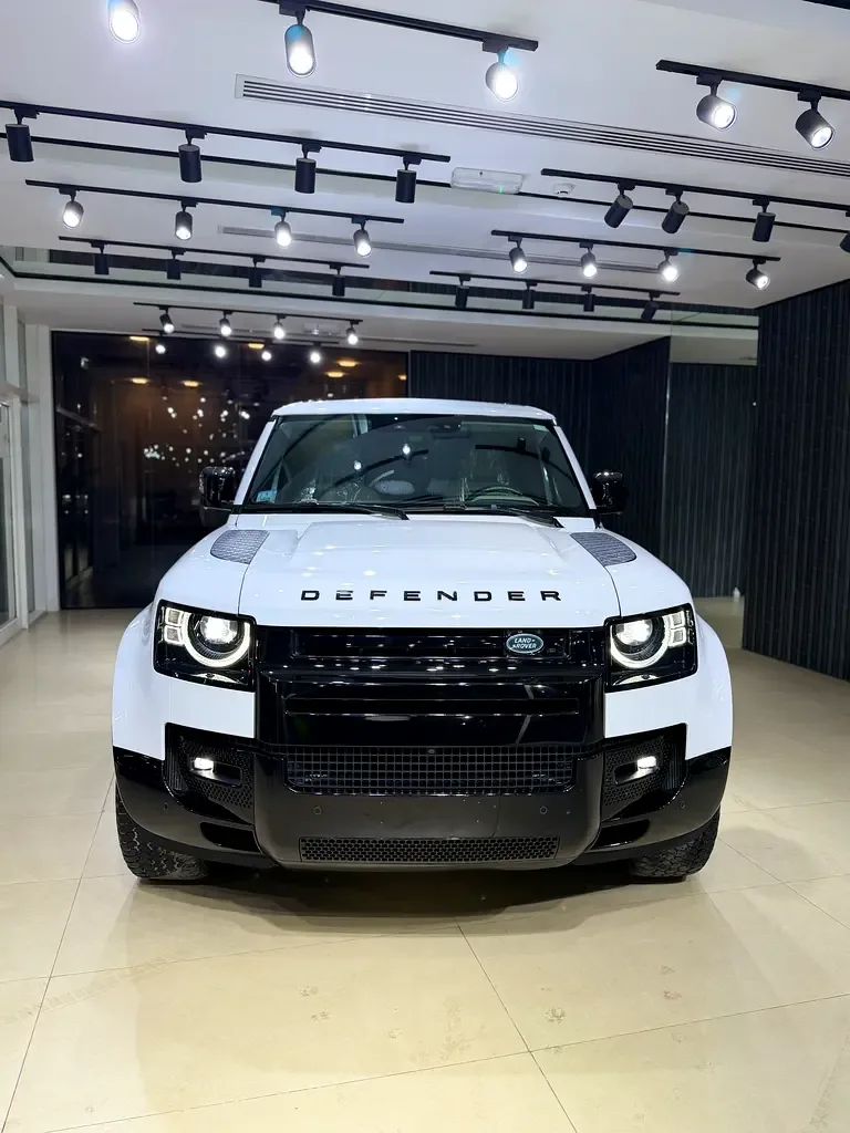 Land Rover Defender hybrid (PHEV) Defender P400e with 404 - 2