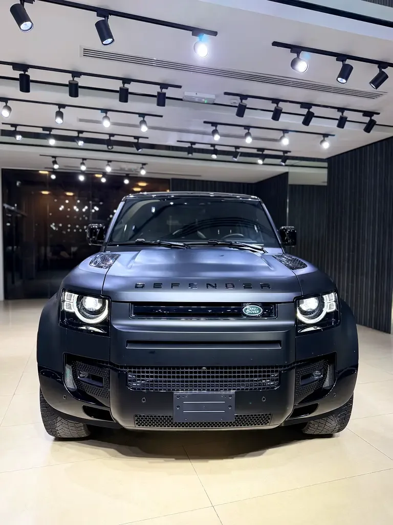 Land Rover Defender هجين (PHEV) Defender P400e with 404 - 3