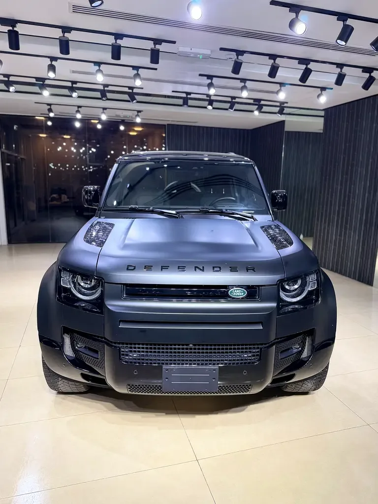 Land Rover Defender هجين (PHEV) Defender P400e with 404 - 13