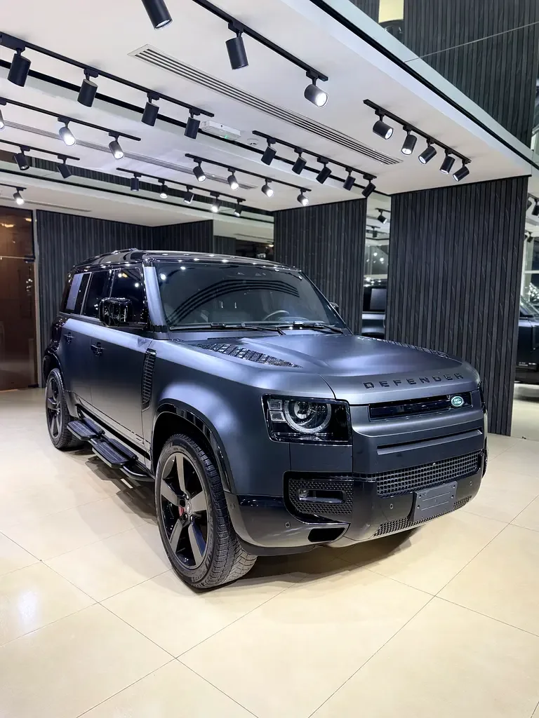 Land Rover Defender هجين (PHEV) Defender P400e with 404 - 14