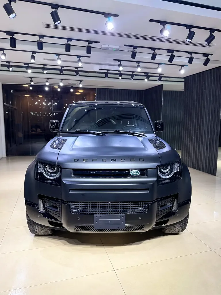 Land Rover Defender هجين (PHEV) Defender P400e with 404 - 12