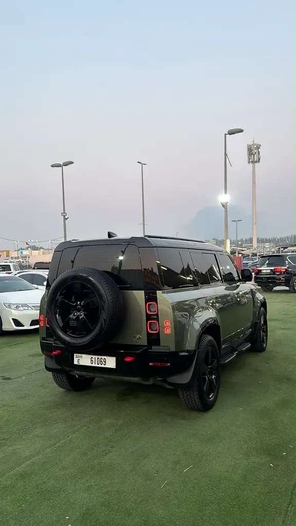 Land Rover Defender hybrid (PHEV) Defender P400e with 404 - 2