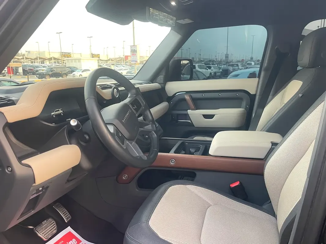 Land Rover Defender هجين (PHEV) Defender P400e with 404 - 4