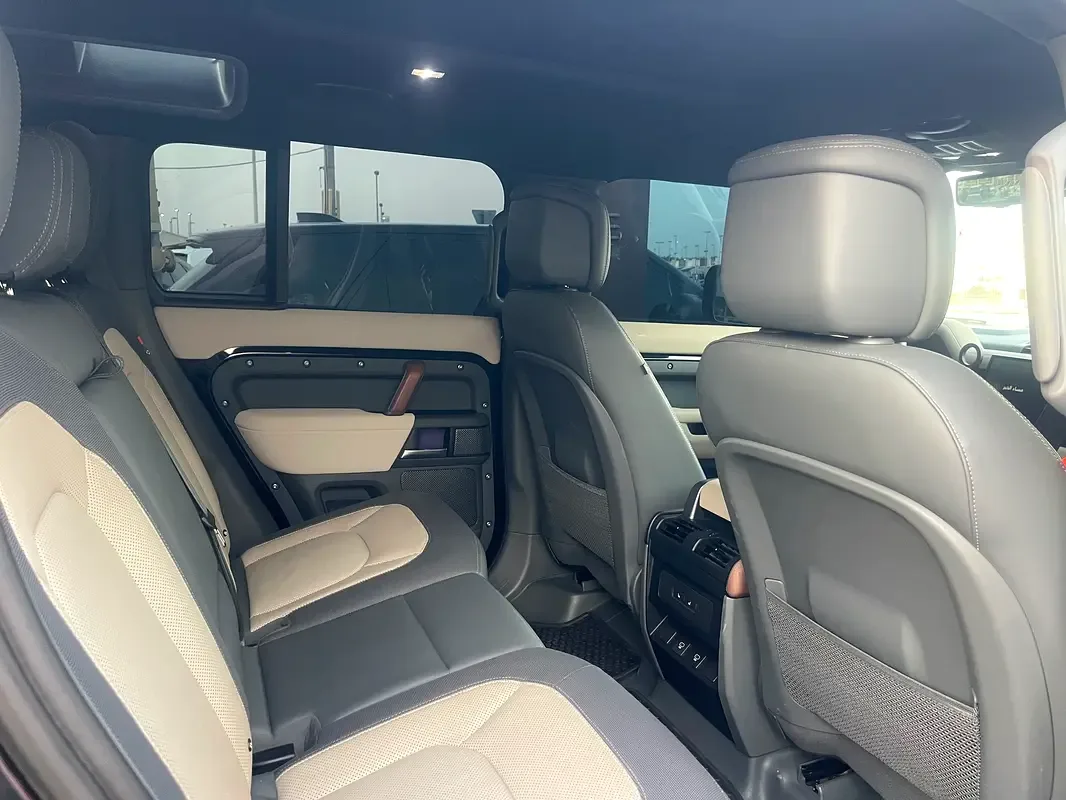 Land Rover Defender هجين (PHEV) Defender P400e with 404 - 6