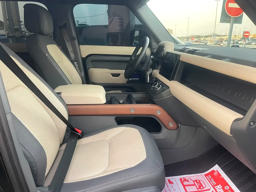 Land Rover Defender هجين (PHEV) Defender P400e with 404 - 5