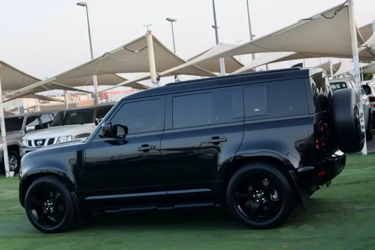 Land Rover Defender هجين (PHEV) Defender P400e with 404 - 9
