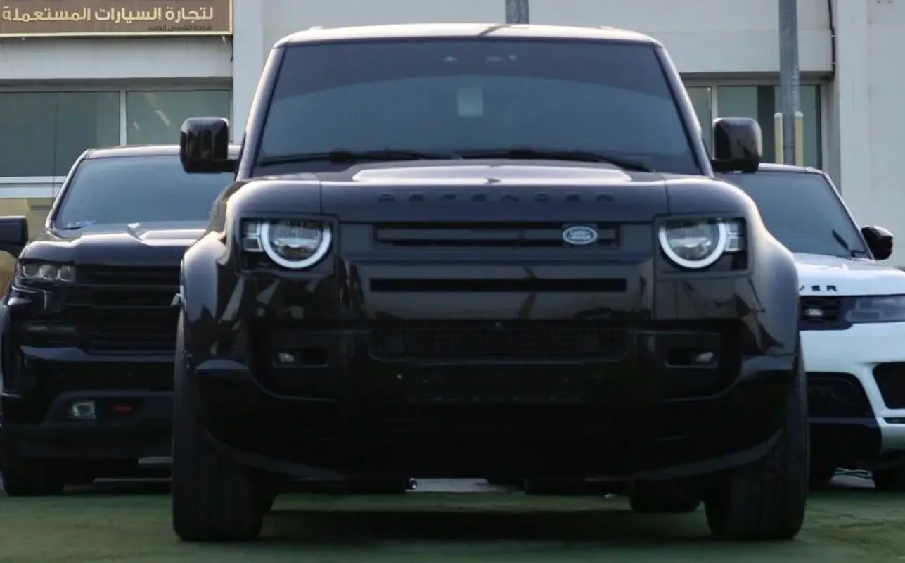 Land Rover Defender هجين (PHEV) Defender P400e with 404 - 10