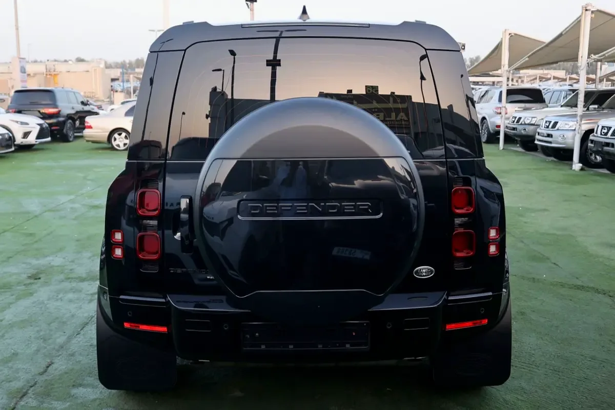 Land Rover Defender هجين (PHEV) Defender P400e with 404 - 8