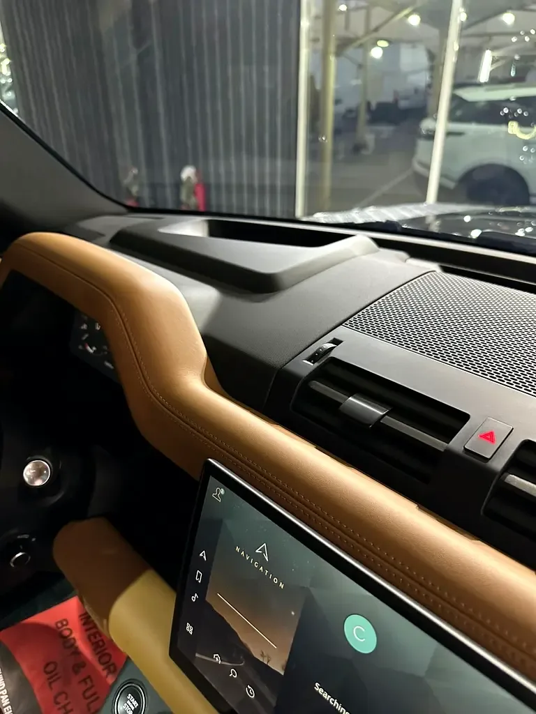 Land Rover Defender هجين (PHEV) Defender P400e with 404 - 4