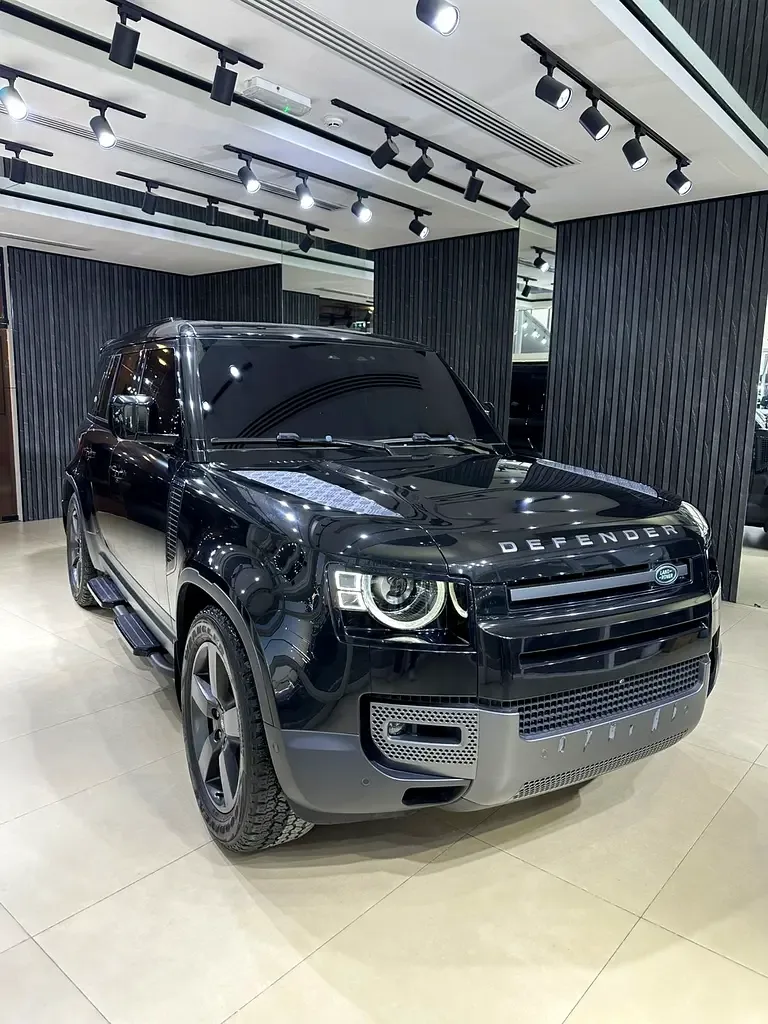 Land Rover Defender hybrid (PHEV) Defender P400e with 404