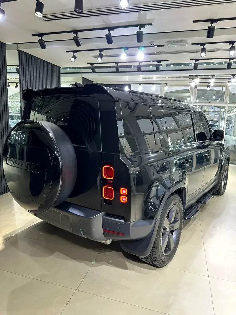 Land Rover Defender هجين (PHEV) Defender P400e with 404 - 10