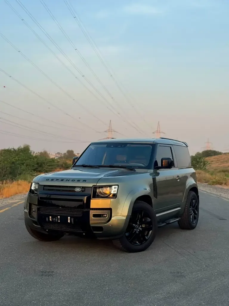 Land Rover Defender hybrid (PHEV) Defender P400e with 404