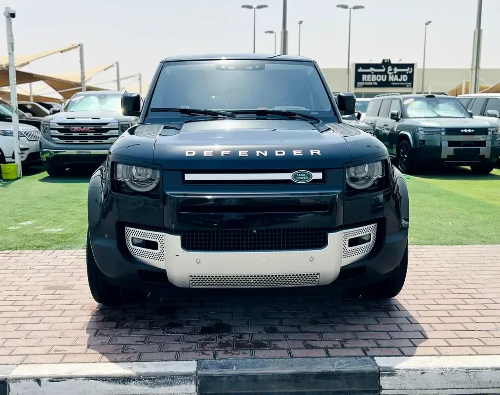 Land Rover Defender hybrid (PHEV) Defender P400e with 404