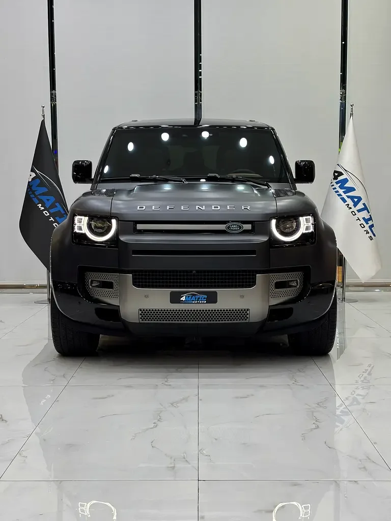 Land Rover Defender hybrid (PHEV) Defender P400e with 404