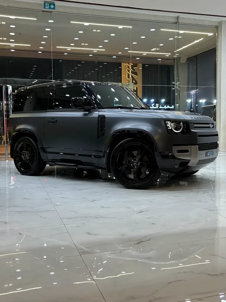 Land Rover Defender hybrid (PHEV) Defender P400e with 404 - 6