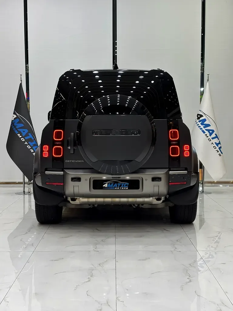 Land Rover Defender hybrid (PHEV) Defender P400e with 404 - 7