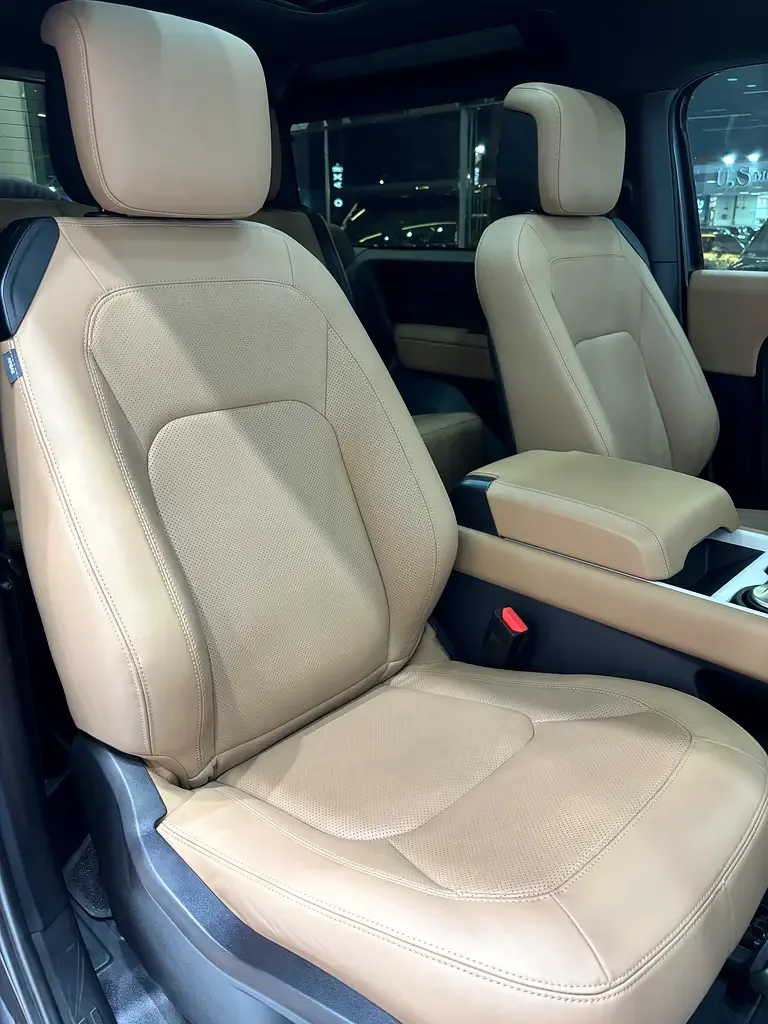 Land Rover Defender hybrid (PHEV) Defender P400e with 404 - 15