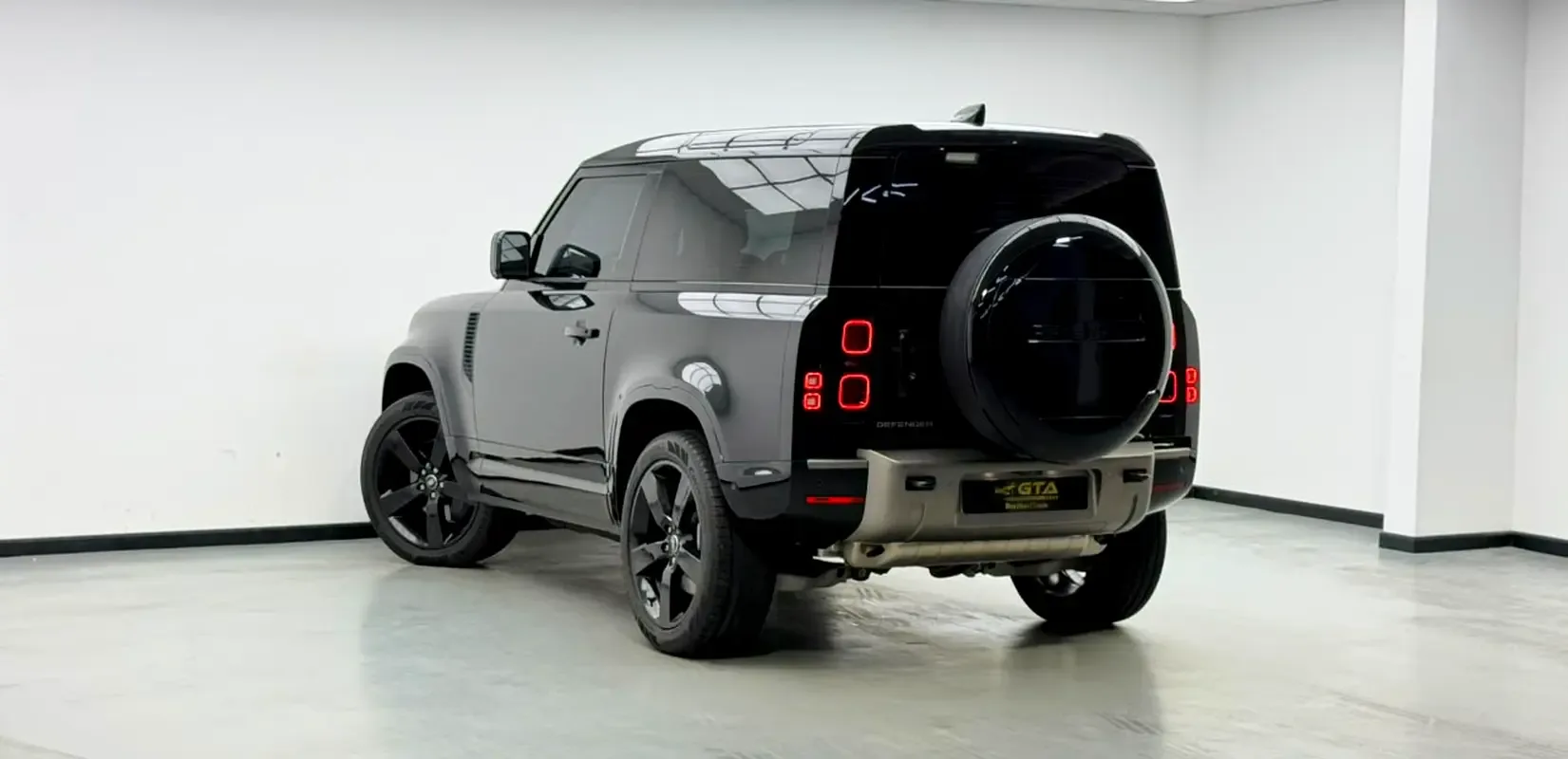 Land Rover Defender هجين (PHEV) Defender P400e with 404 - 4