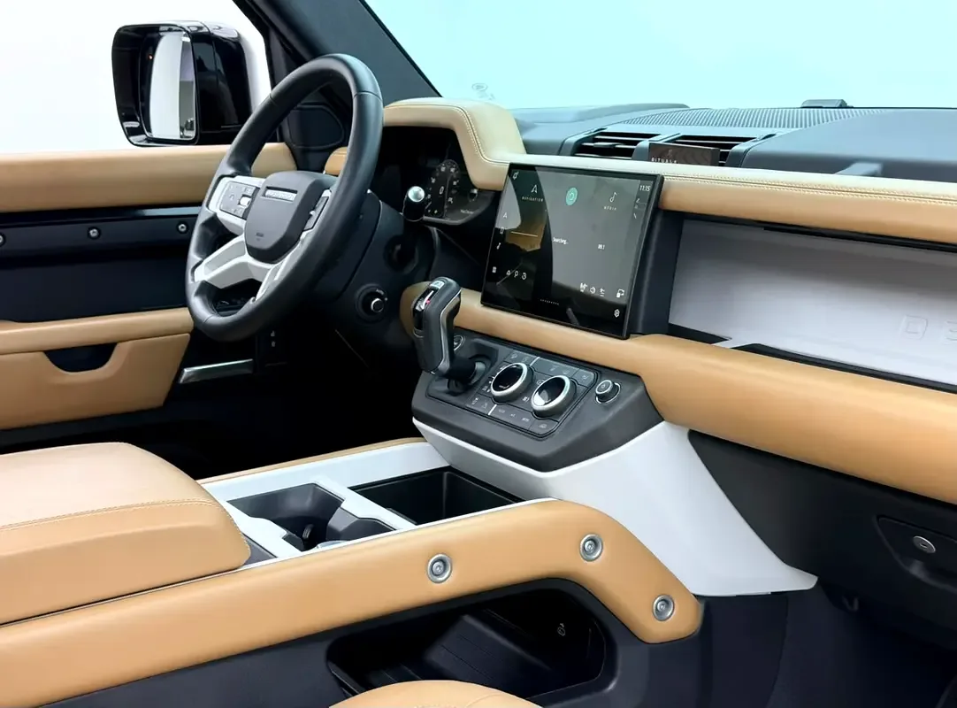 Land Rover Defender هجين (PHEV) Defender P400e with 404 - 10