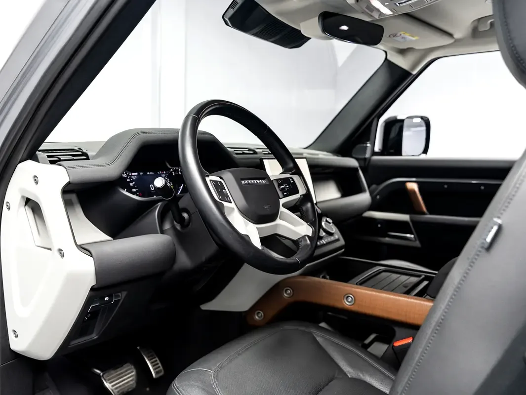 Land Rover Defender هجين (PHEV) Defender P400e with 404 - 11