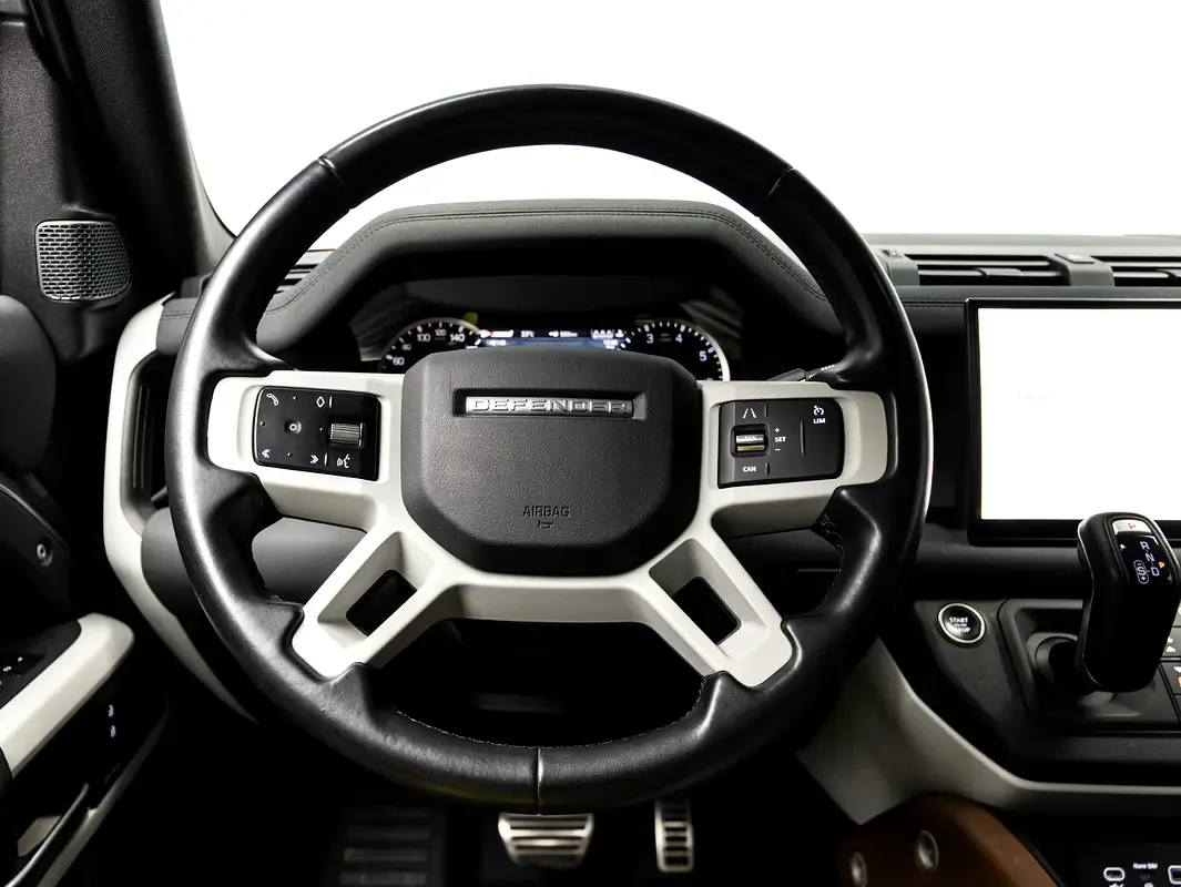 Land Rover Defender هجين (PHEV) Defender P400e with 404 - 12