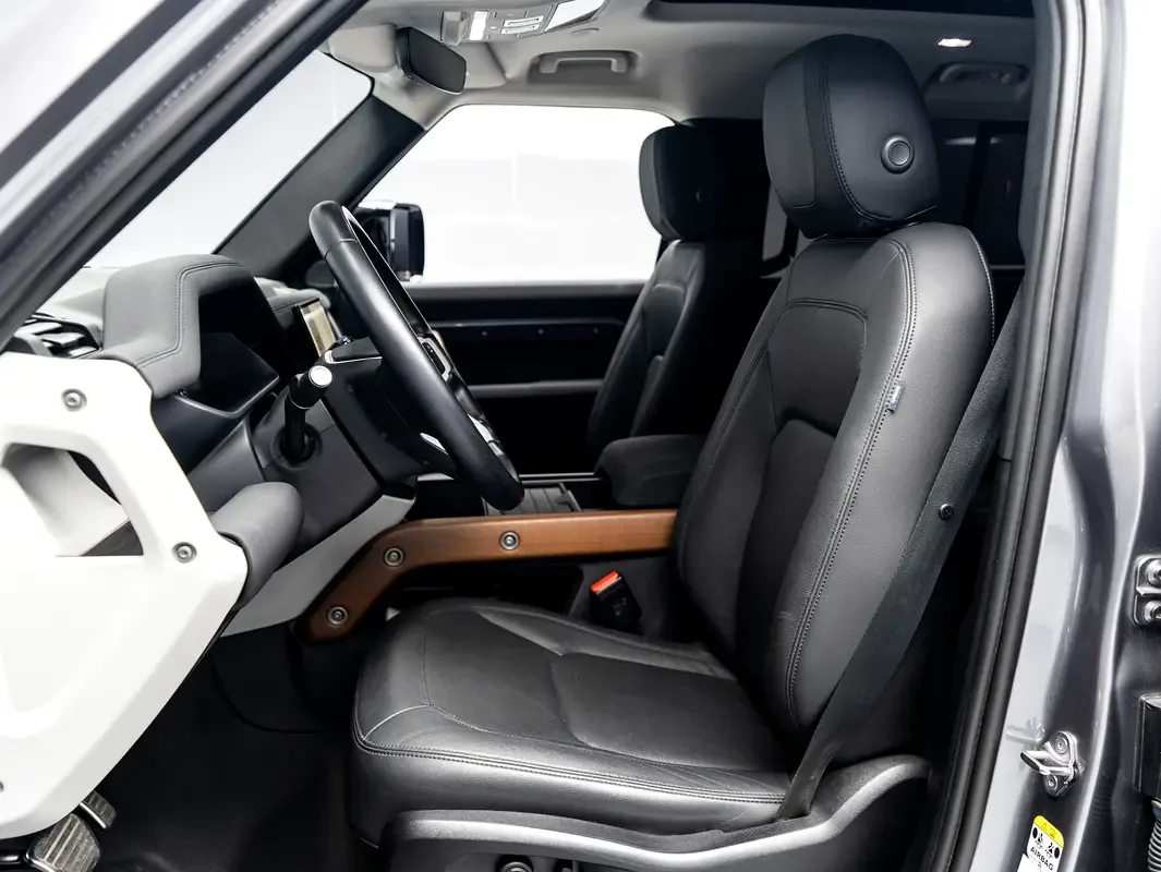 Land Rover Defender هجين (PHEV) Defender P400e with 404 - 10