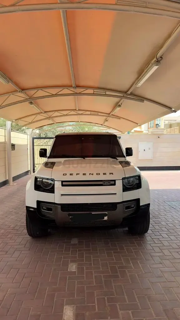 Land Rover Defender hybrid (PHEV) Defender P400e with 404